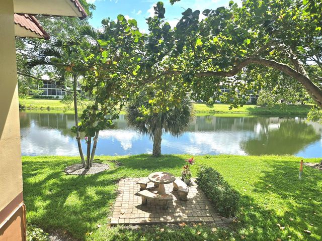 209 Oxford 100 209, West Palm Beach, FL 33417
