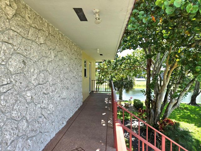 209 Oxford 100 209, West Palm Beach, FL 33417