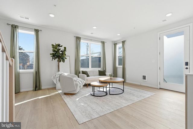 4901 EISENHOWER AVE, Alexandria, VA 22304