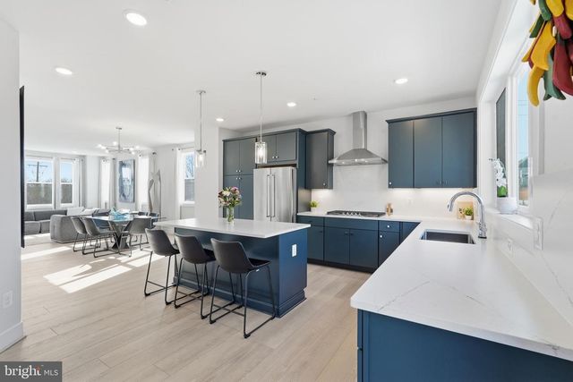 4901 EISENHOWER AVE, Alexandria, VA 22304