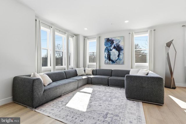 4901 EISENHOWER AVE, Alexandria, VA 22304