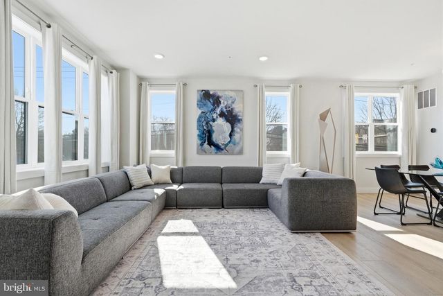 4901 EISENHOWER AVE, Alexandria, VA 22304