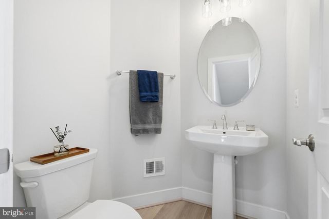 4901 EISENHOWER AVE, Alexandria, VA 22304