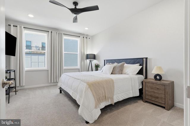 4901 EISENHOWER AVE, Alexandria, VA 22304