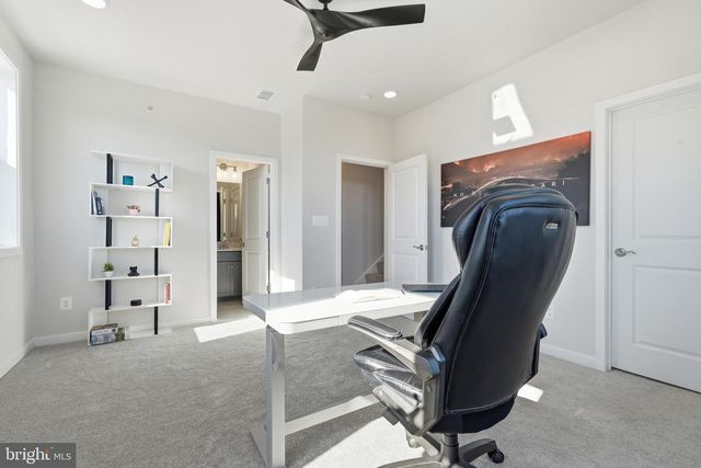 4901 EISENHOWER AVE, Alexandria, VA 22304