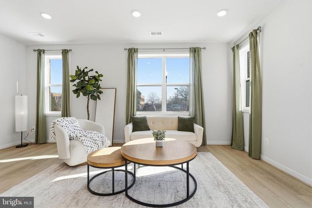 4901 EISENHOWER AVE, Alexandria, VA 22304