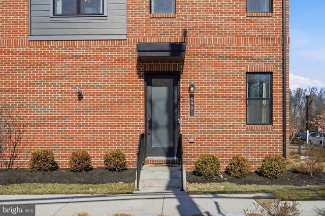 4901 EISENHOWER AVE, Alexandria, VA 22304