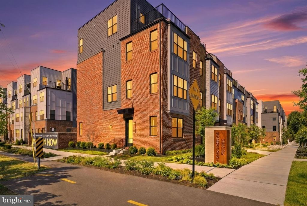 4901 EISENHOWER AVE, Alexandria, VA 22304