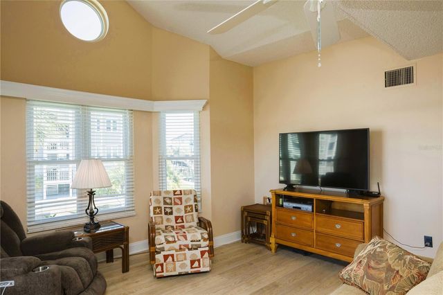 5712 BISCAYNE COURT 101, New Port Richey, FL 34652