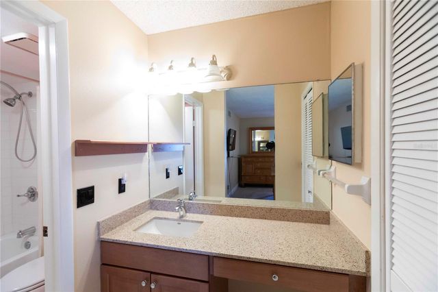 5712 BISCAYNE COURT 101, New Port Richey, FL 34652