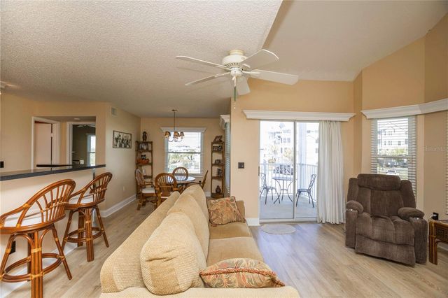 5712 BISCAYNE COURT 101, New Port Richey, FL 34652