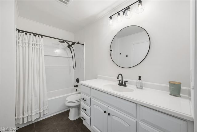 7 Meadowlawn Drive 20, Mentor, OH 44060