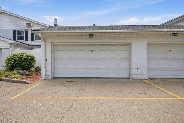 7 Meadowlawn Drive 20, Mentor, OH 44060