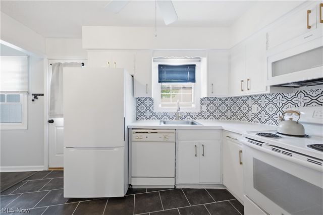 7 Meadowlawn Drive 20, Mentor, OH 44060