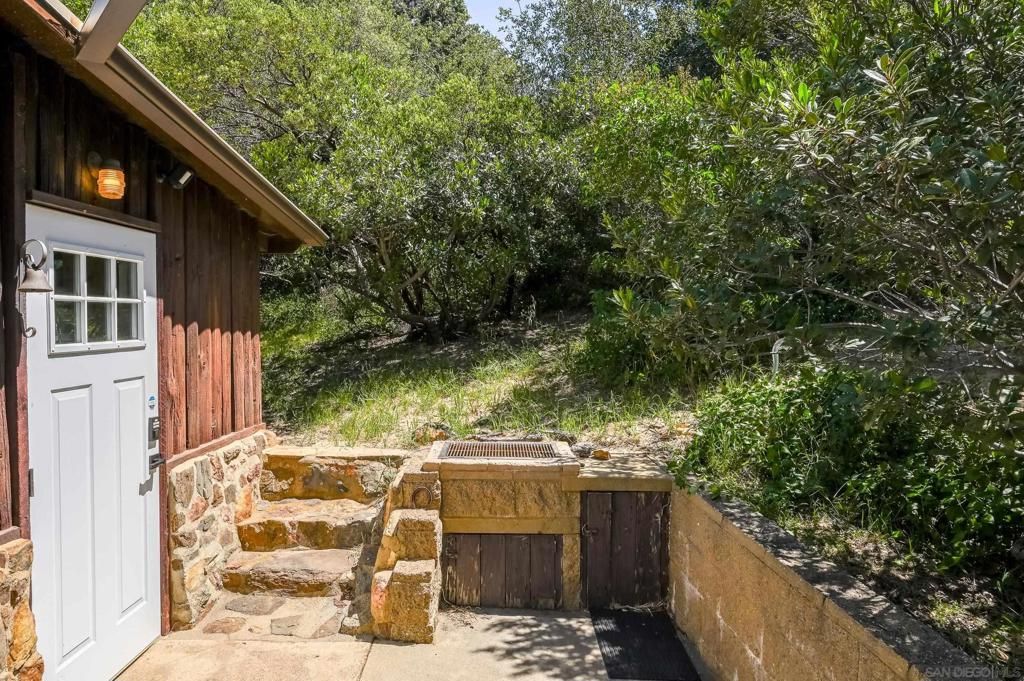Image 12 of property listing at 2727 Lakeview Dr, Julian, CA 92036