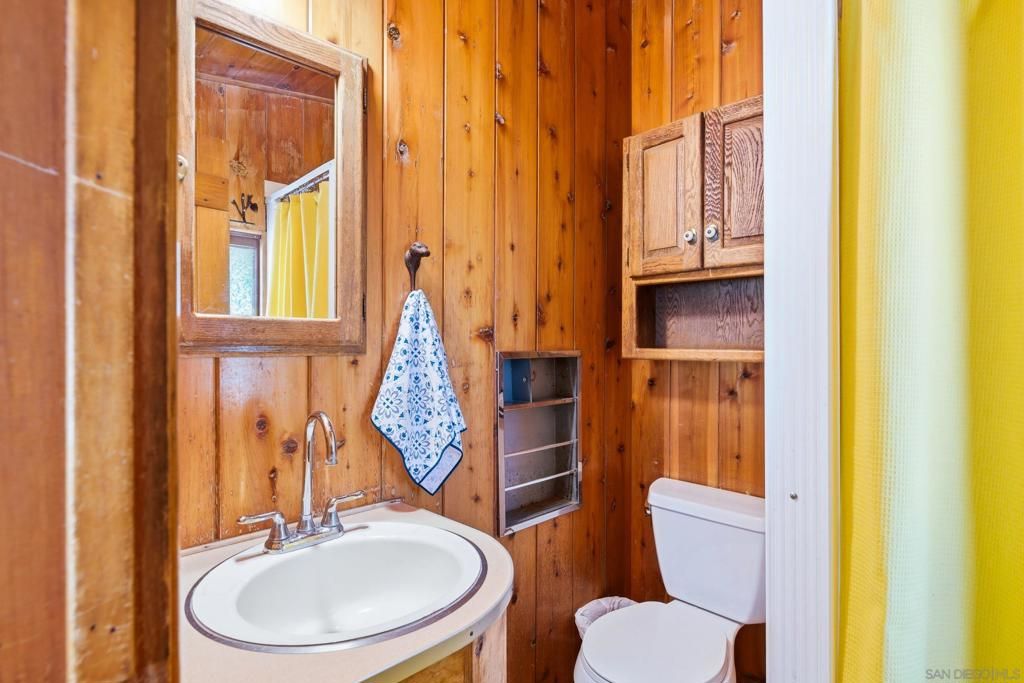 Image 16 of property listing at 2727 Lakeview Dr, Julian, CA 92036