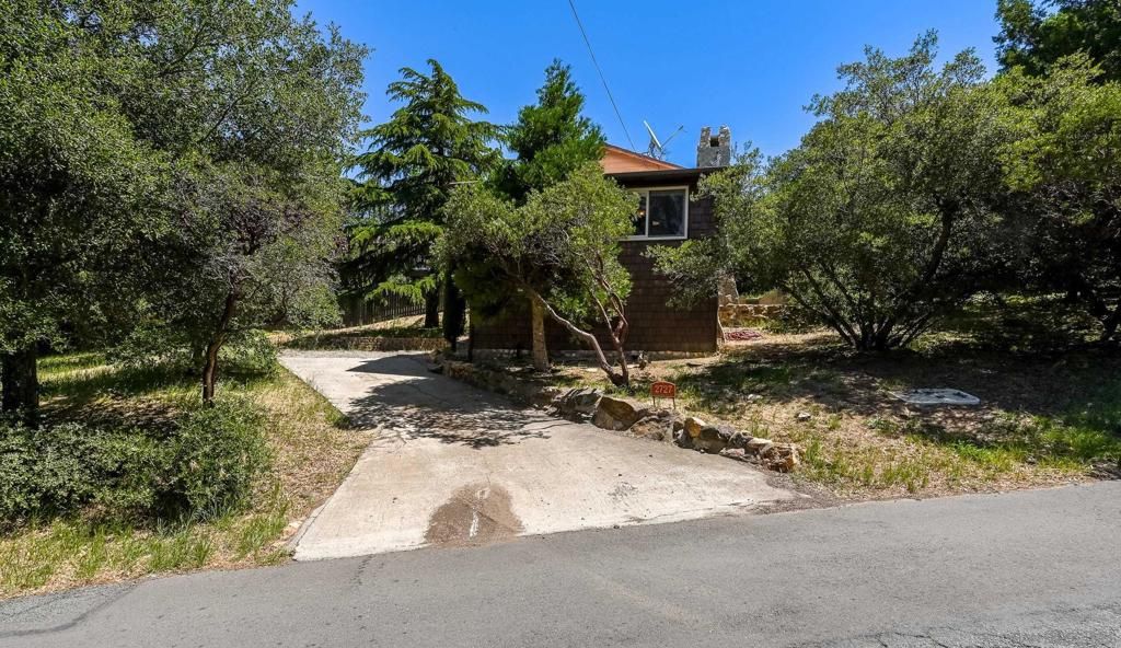 Image 23 of property listing at 2727 Lakeview Dr, Julian, CA 92036