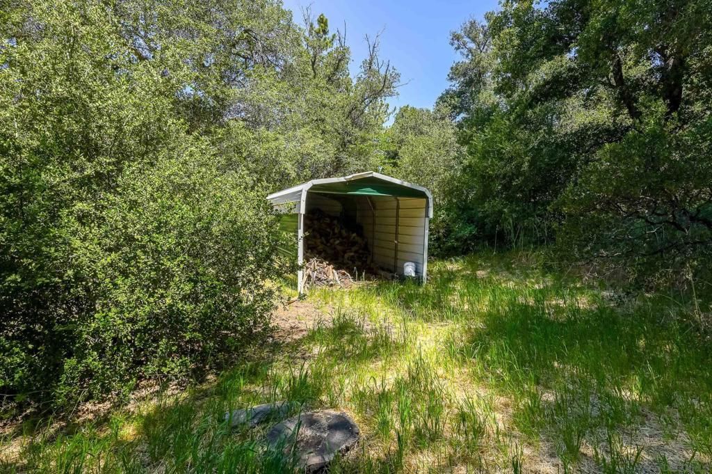 Image 25 of property listing at 2727 Lakeview Dr, Julian, CA 92036