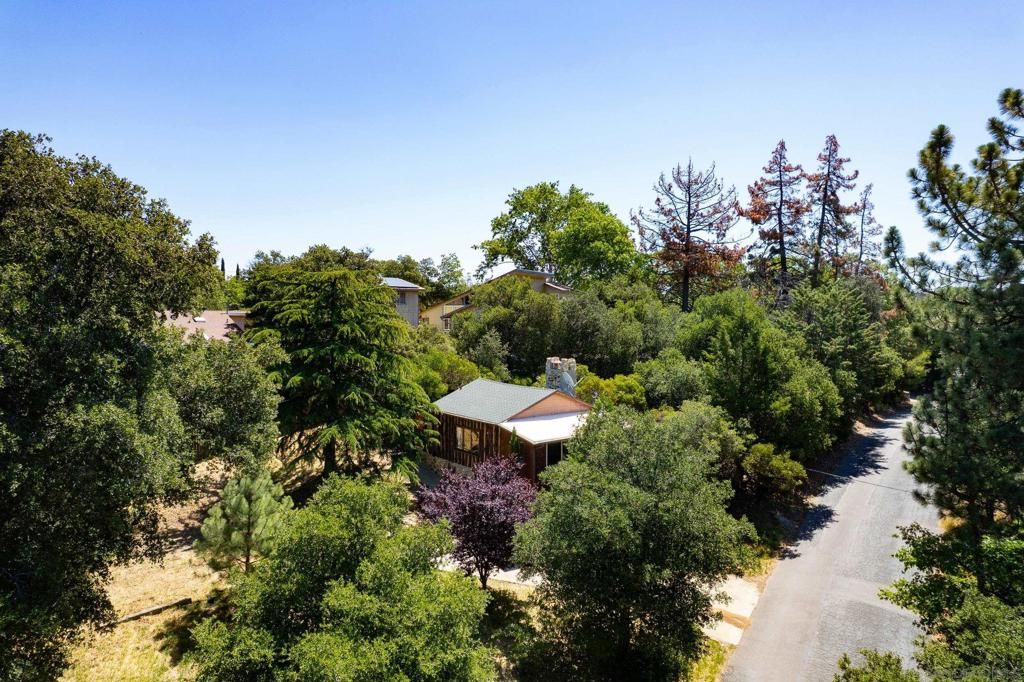 Image 34 of property listing at 2727 Lakeview Dr, Julian, CA 92036