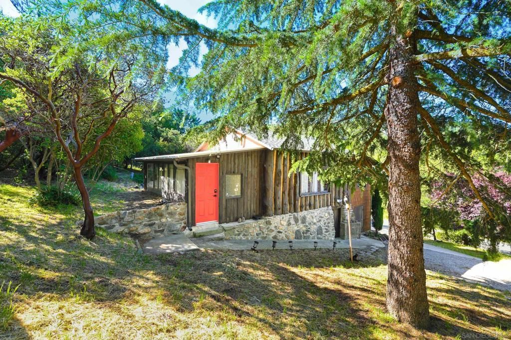 Image 6 of property listing at 2727 Lakeview Dr, Julian, CA 92036