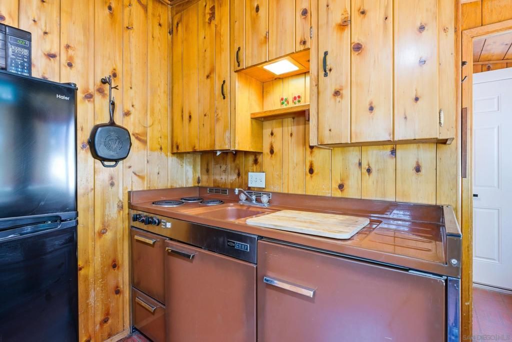 Image 7 of property listing at 2727 Lakeview Dr, Julian, CA 92036