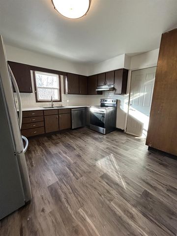 160 S HICKORY STREET, Fond Du Lac, WI 54935