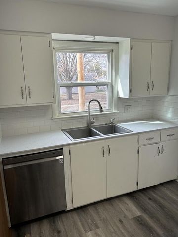 160 S HICKORY STREET, Fond Du Lac, WI 54935