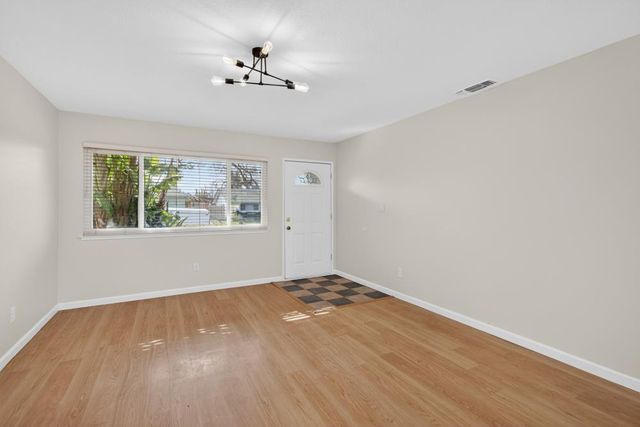 7013 Brayton Ave, Citrus Heights, CA 95621