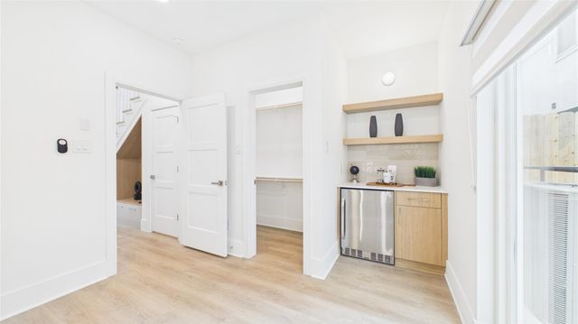 606 Skyland Terrace Way, Houston, TX 77009