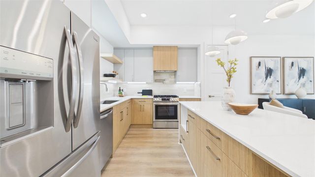 606 Skyland Terrace Way, Houston, TX 77009