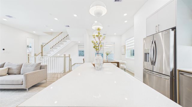 606 Skyland Terrace Way, Houston, TX 77009