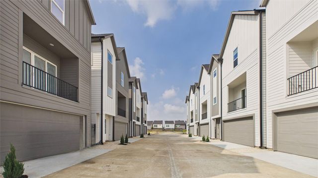 606 Skyland Terrace Way, Houston, TX 77009