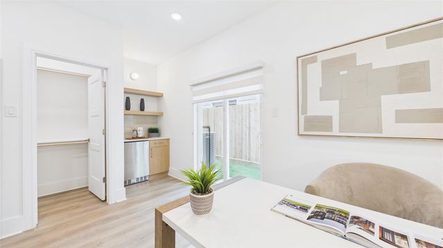 606 Skyland Terrace Way, Houston, TX 77009
