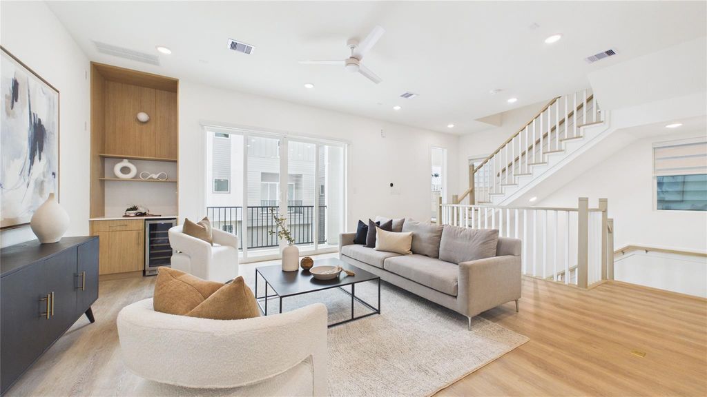 606 Skyland Terrace Way, Houston, TX 77009