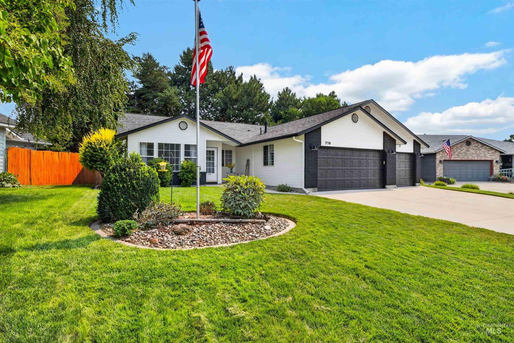 719 W Roberts Avenue, Nampa, ID 83651 photo 1