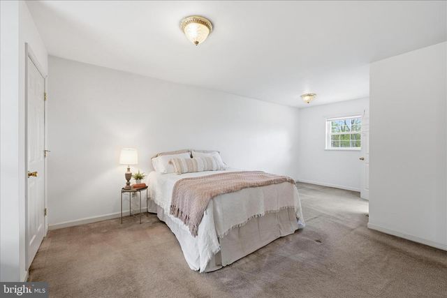 1988 CHESTNUT HILL RD, Mohnton, PA 19540