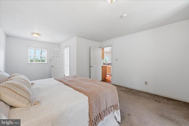 1988 CHESTNUT HILL RD, Mohnton, PA 19540