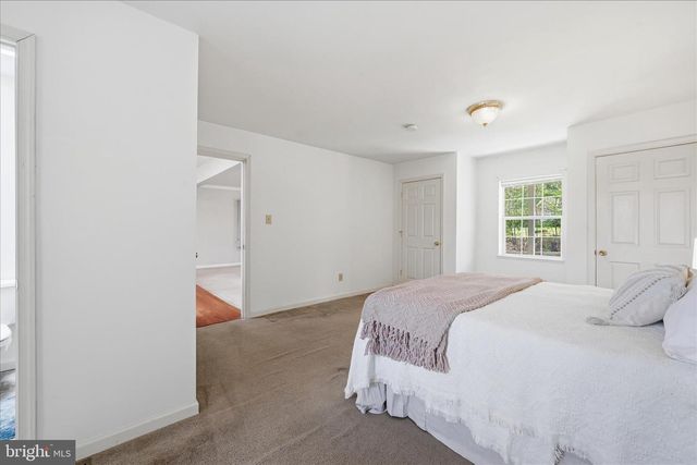 1988 CHESTNUT HILL RD, Mohnton, PA 19540