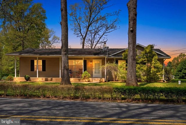 1988 CHESTNUT HILL RD, Mohnton, PA 19540