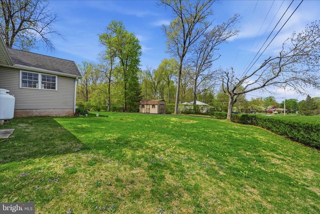1988 CHESTNUT HILL RD, Mohnton, PA 19540