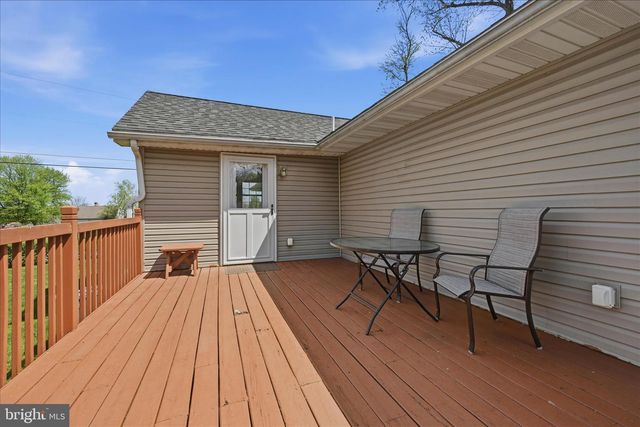 1988 CHESTNUT HILL RD, Mohnton, PA 19540