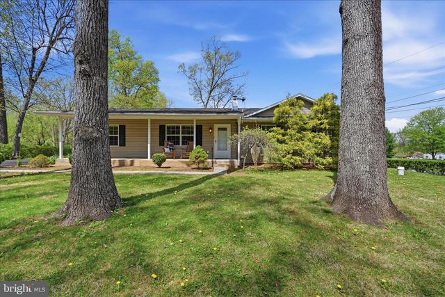 1988 CHESTNUT HILL RD, Mohnton, PA 19540