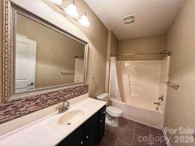 415 Appeldoorn Circle, Asheville, NC 28803