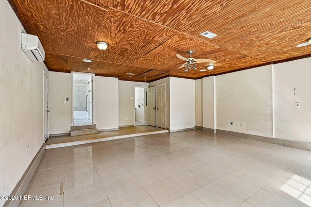 10720 KNOTTINGBY Drive, Jacksonville, FL 32257