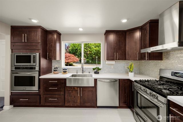 16711 NE 6th Place, Bellevue, WA 98008