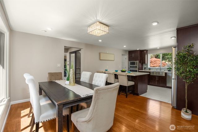 16711 NE 6th Place, Bellevue, WA 98008