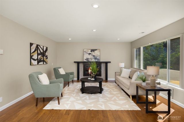 16711 NE 6th Place, Bellevue, WA 98008