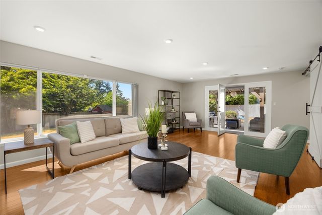 16711 NE 6th Place, Bellevue, WA 98008