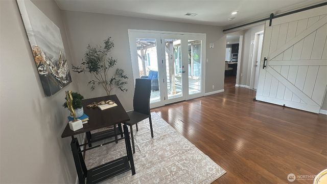 16711 NE 6th Place, Bellevue, WA 98008