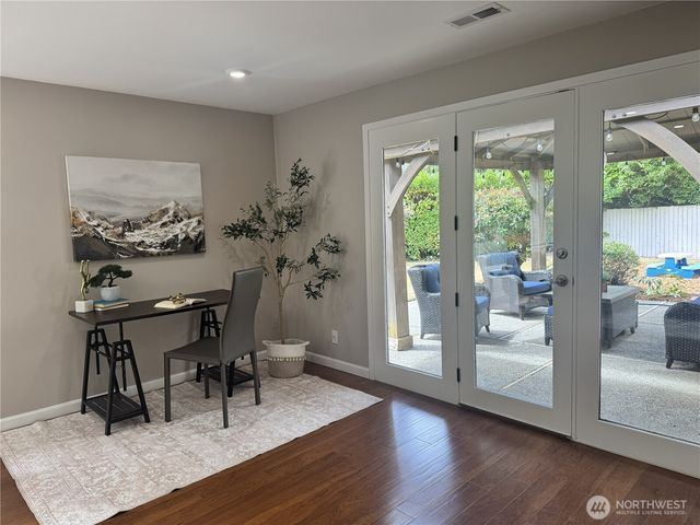 16711 NE 6th Place, Bellevue, WA 98008